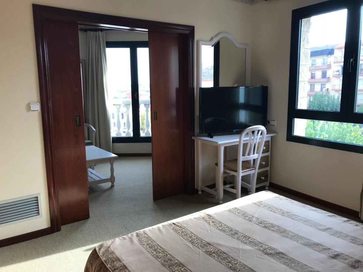 Hotel Magallon Caspe Eksteriør bilde