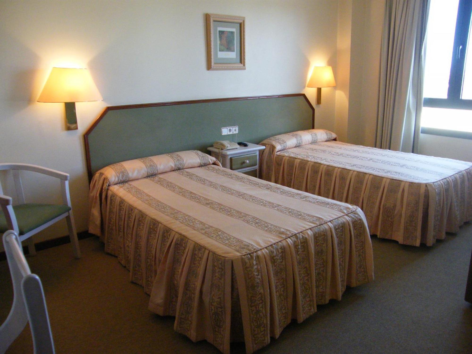 Hotel Magallon Caspe Eksteriør bilde