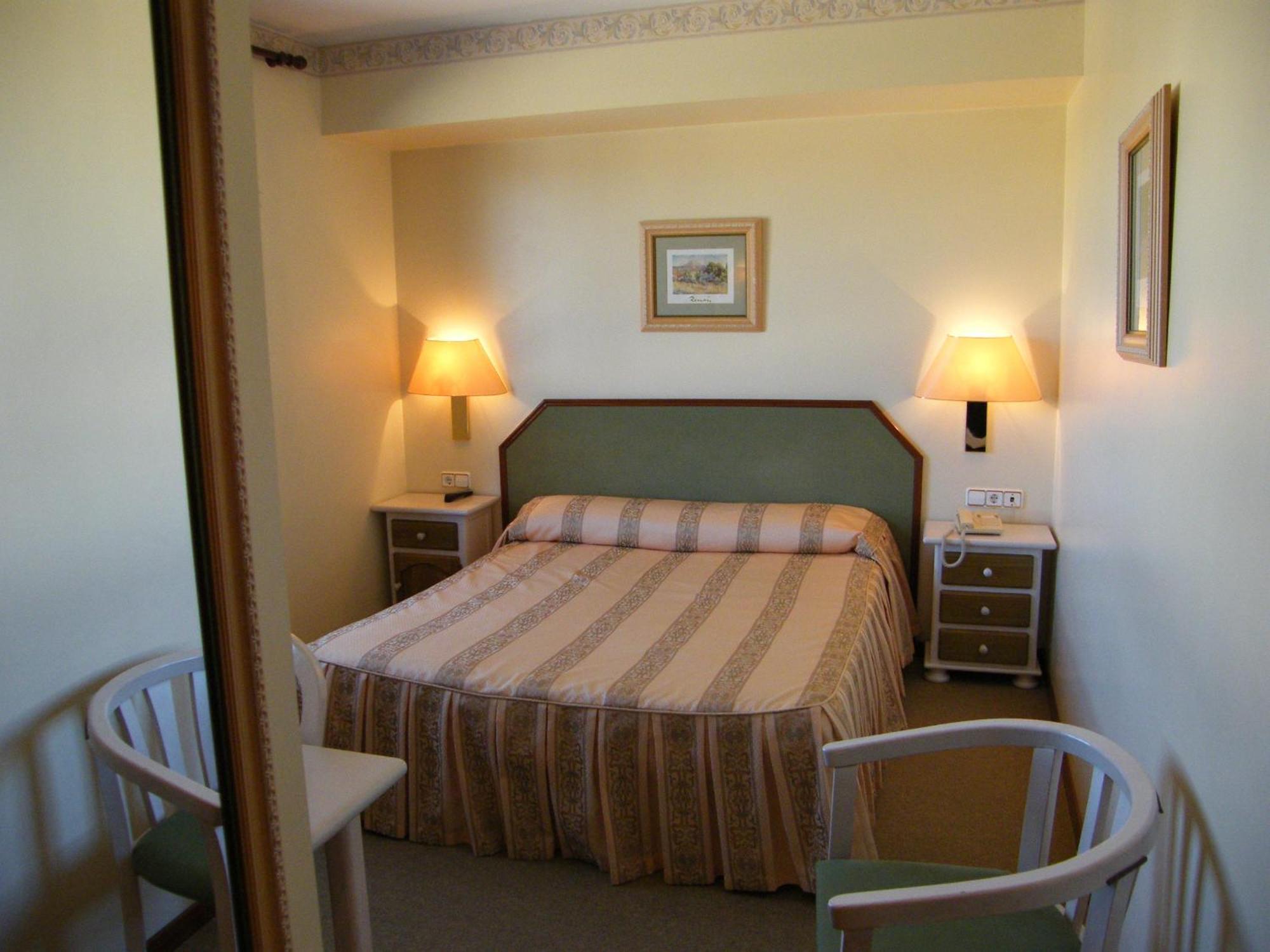 Hotel Magallon Caspe Eksteriør bilde